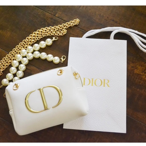 Dior ⭐️ NEW beautiful white Beauty Cosmetic Bag converted into a handbag - Picture 6 of 8